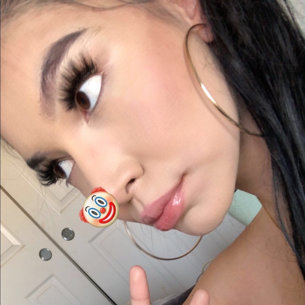 Meet your Posher, Kayla